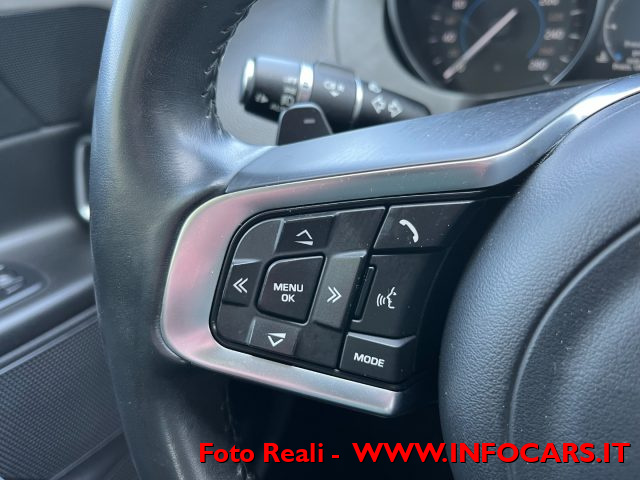 JAGUAR XE usata, con Touch screen