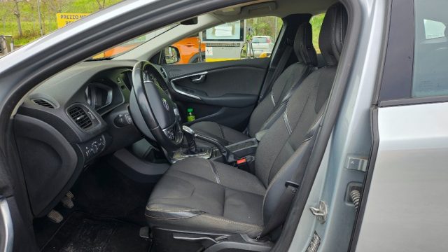 VOLVO V40 Cross Country usata, con ESP