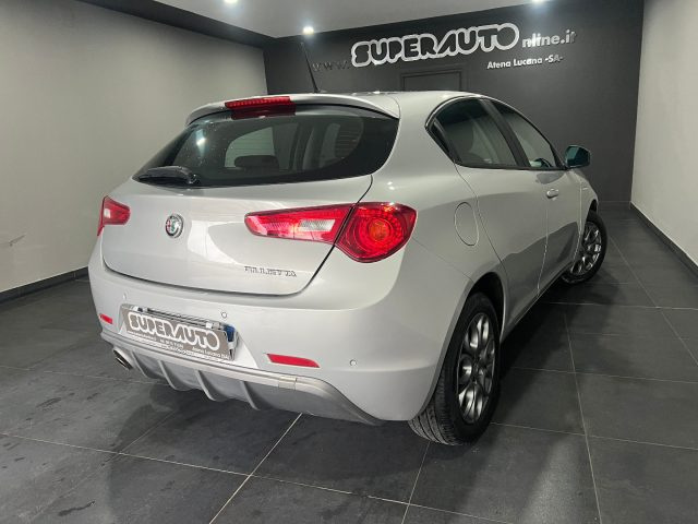 ALFA ROMEO Giulietta usata, con Autoradio