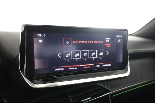 PEUGEOT 2008 usata 10