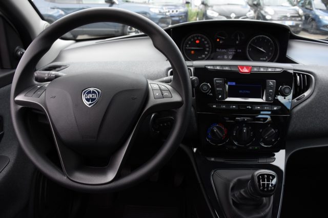 LANCIA Ypsilon usata, con ESP