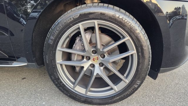 PORSCHE Macan usata, con Autoradio