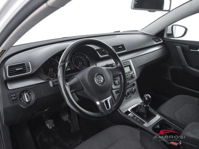 VOLKSWAGEN Passat usata 7