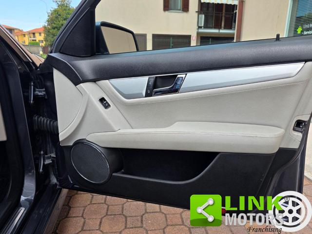 MERCEDES-BENZ C 320 usata, con Lettore CD