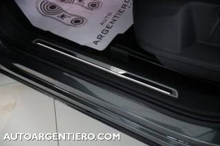 VOLKSWAGEN Tiguan usata, con Bracciolo