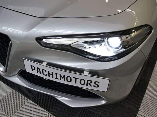 ALFA ROMEO Giulia usata, con Volante in pelle