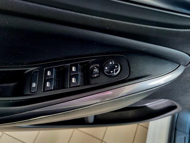 OPEL Grandland X usata, con Isofix