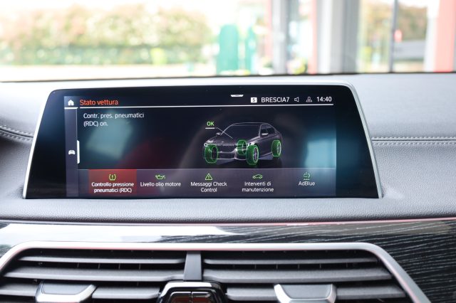 BMW 730 usata, con Telecamera per parcheggio assistito