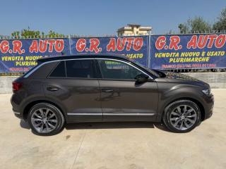 VOLKSWAGEN T-Roc usata, con Autoradio