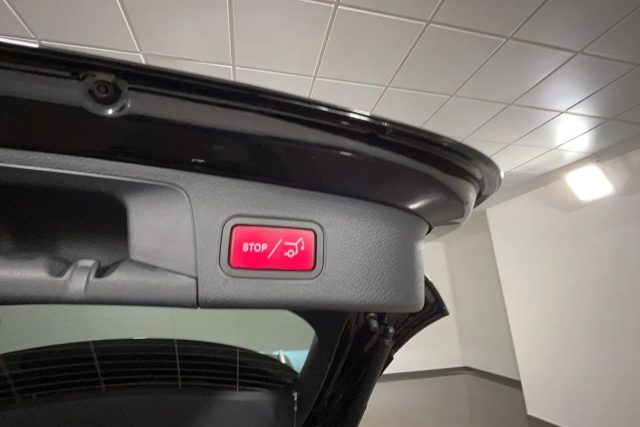 MERCEDES-BENZ GLA 200 usata, con Bracciolo