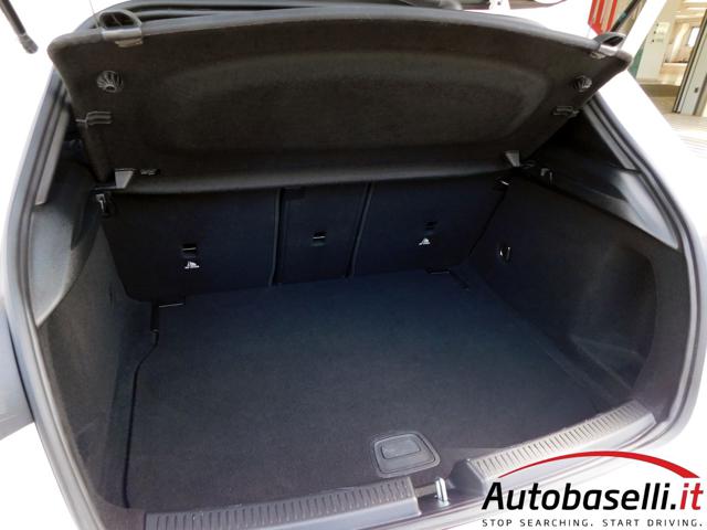 MERCEDES-BENZ A 180 usata, con Sistema di parcheggio automatico