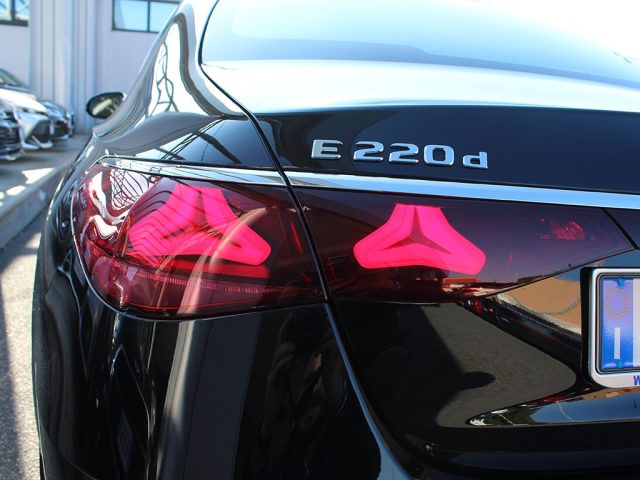 MERCEDES-BENZ E 220 usata, con Sistema di chiamata d