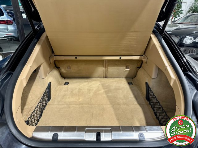 PORSCHE Panamera usata, con Leve al volante