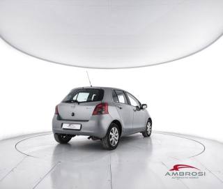 TOYOTA Yaris usata 2