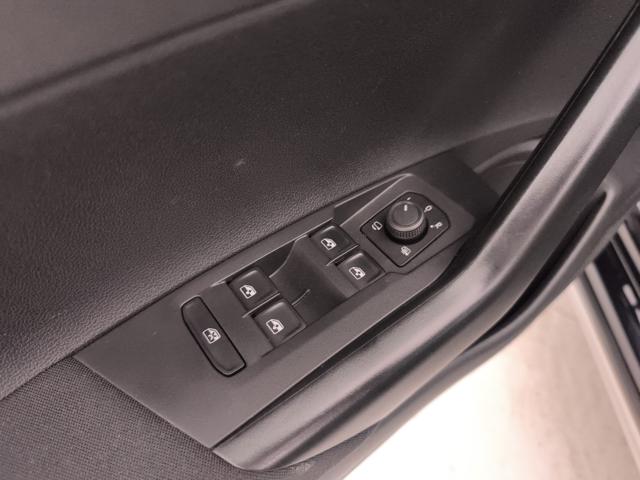 VOLKSWAGEN Taigo usata, con Luci diurne LED