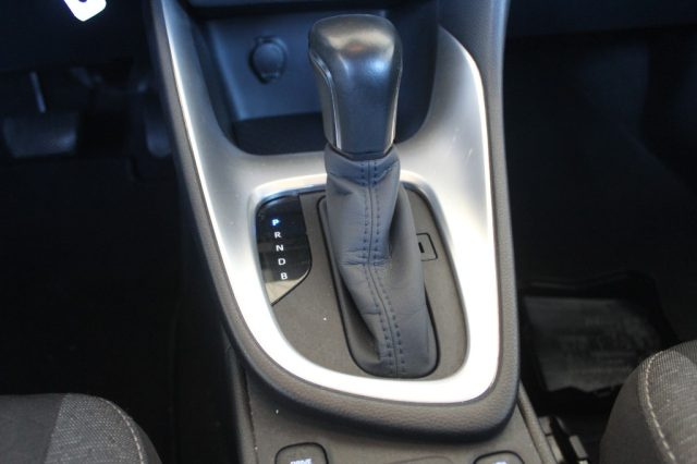 TOYOTA Yaris usata, con Autoradio digitale