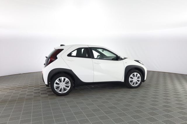 TOYOTA Aygo X usata 2