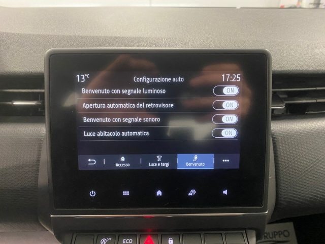 RENAULT Clio usata, con Touch screen