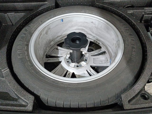 SKODA Karoq usata, con Sedile posteriore sdoppiato