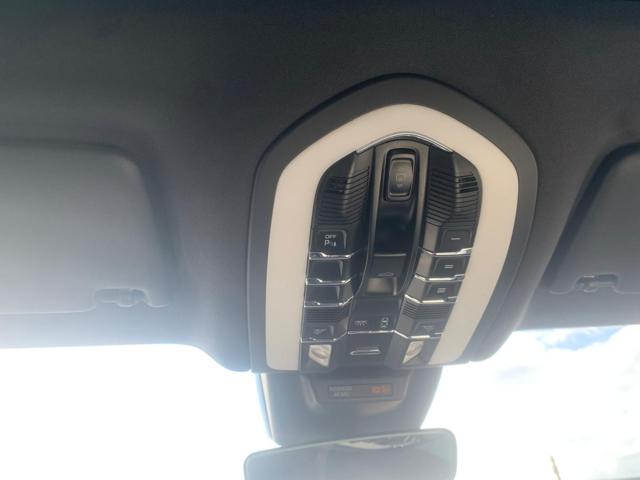 PORSCHE Macan usata 25