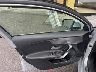 MERCEDES-BENZ A 180 usata, con Cronologia tagliandi