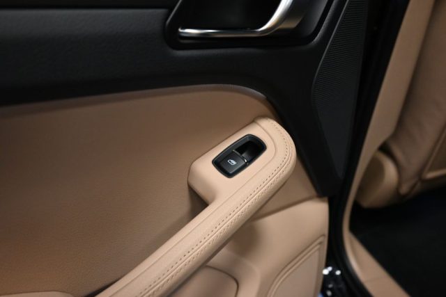 PORSCHE Macan usata 131