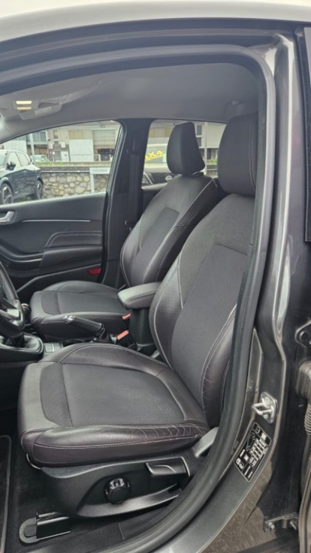 FORD Fiesta usata, con Sensori di parcheggio posteriori