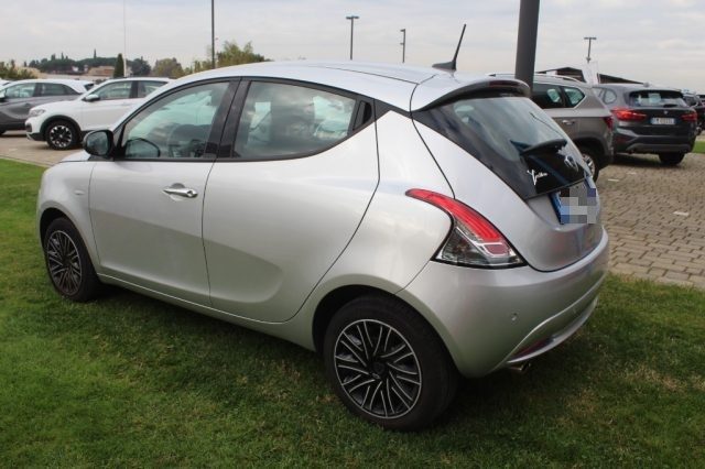 LANCIA Ypsilon usata, con Autoradio