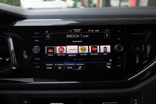 VOLKSWAGEN Taigo usata 50