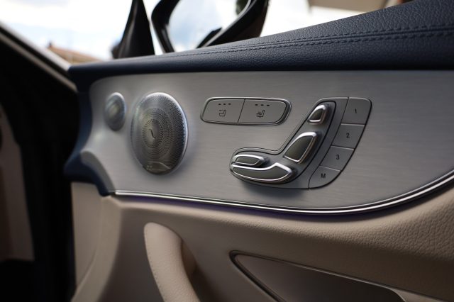 MERCEDES-BENZ E 220 usata 139