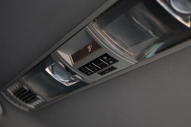 VOLKSWAGEN Multivan usata, con Park Distance Control