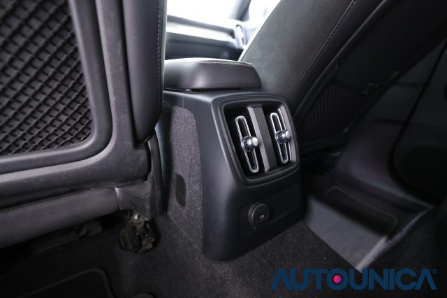 VOLVO XC40 usata, con Sensori di parcheggio posteriori