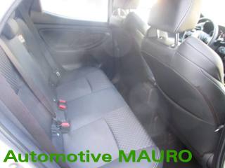 TOYOTA Yaris usata, con Fari LED