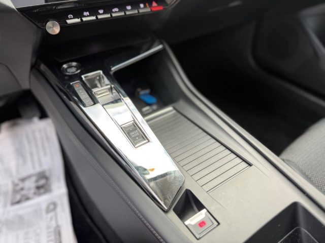 PEUGEOT 308 usata, con Sensori di parcheggio posteriori