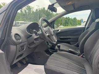 OPEL Corsa usata, con USB