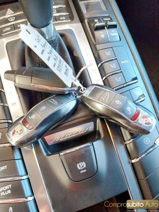 PORSCHE Macan usata 24