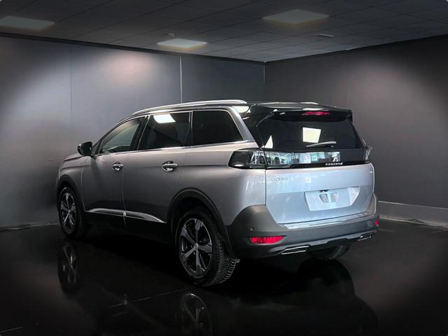 PEUGEOT 5008 usata, con Boardcomputer
