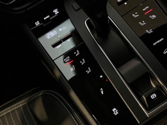 PORSCHE Macan usata, con Park Distance Control