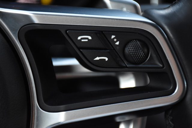 PORSCHE Macan usata, con Leve al volante