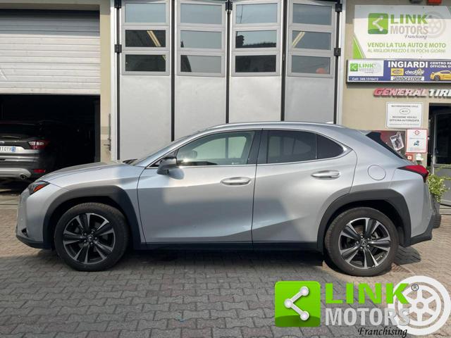 LEXUS UX 250h usata, con Airbag