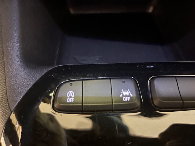 OPEL Corsa usata, con Autoradio digitale