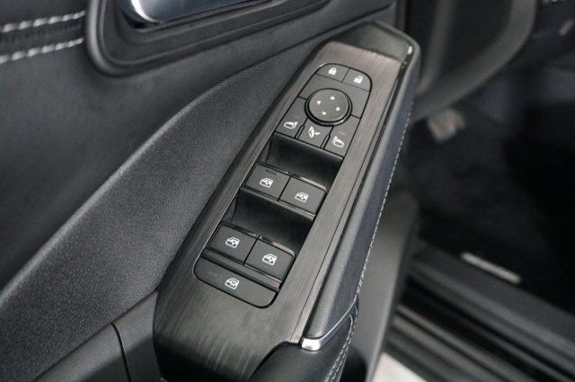 NISSAN Qashqai usata, con Regolazione elettrica sedili