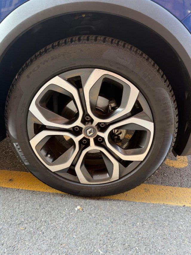 RENAULT Captur usata, con Bracciolo