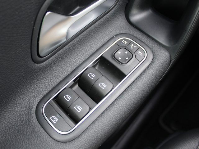 MERCEDES-BENZ A 180 usata, con Luci diurne LED