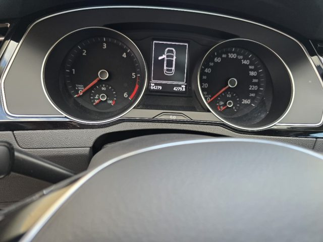 VOLKSWAGEN Passat usata, con ESP