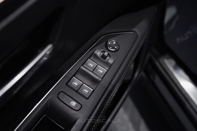 PEUGEOT 3008 usata, con Sistema di navigazione