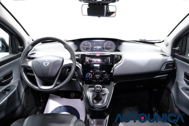 LANCIA Ypsilon usata, con Fendinebbia