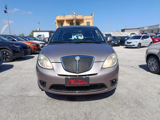 LANCIA Ypsilon usata, con Airbag