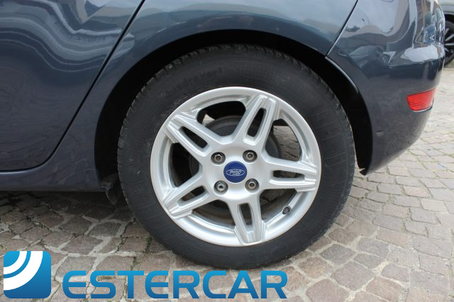 FORD Fiesta usata, con Lettore CD