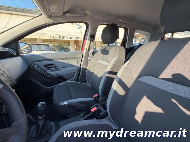 DACIA Duster usata 8